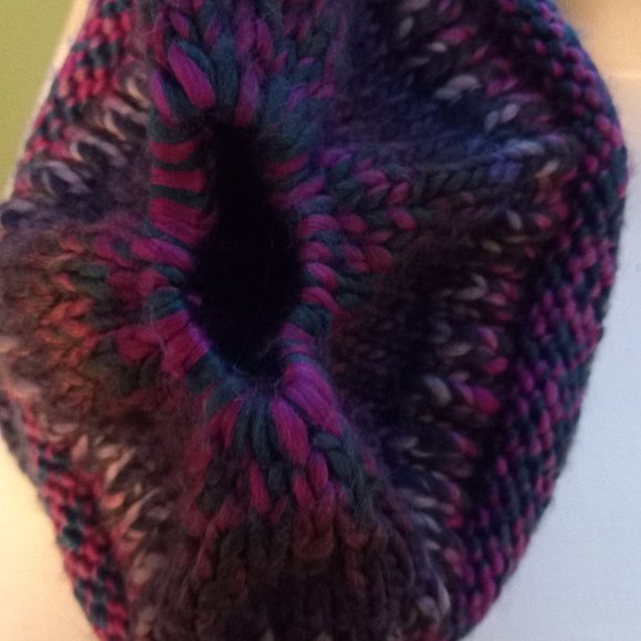 cc exclusive stretch cable messy bun beanie multi color - Picture 3 of 7